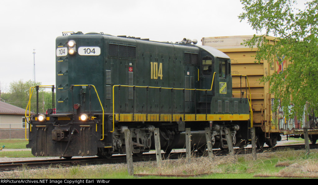 Ohio South Central Railroad (OSCR) 104